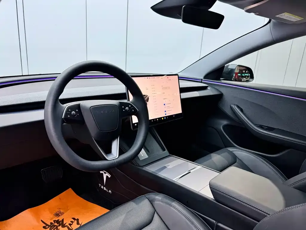 Tesla Model 3 — фото 5