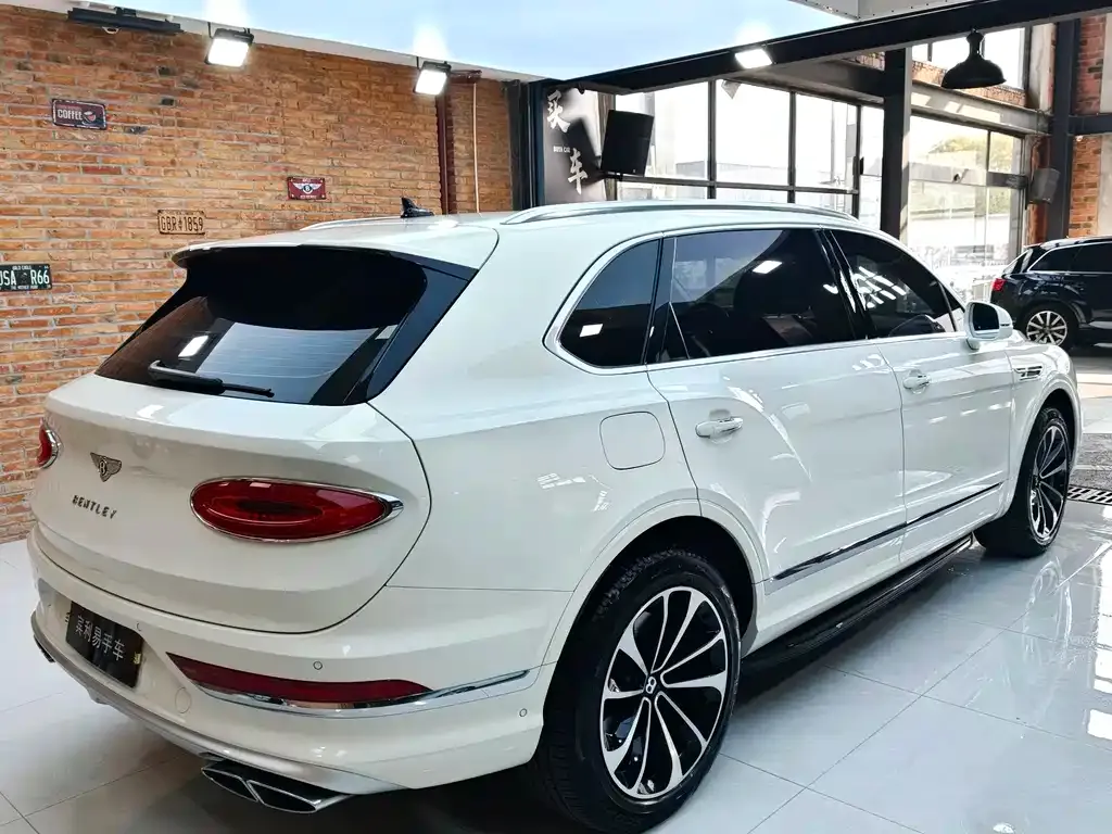 Bentley Bentayga — фото 3