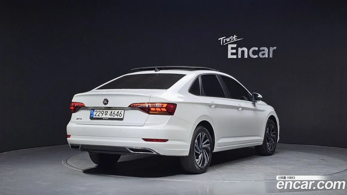 Volkswagen Jetta — фото 2