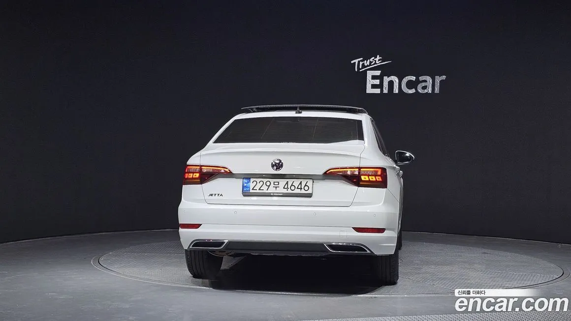 Volkswagen Jetta — фото 4