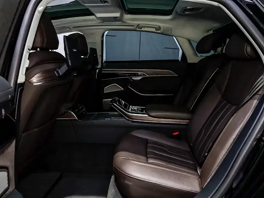 Audi A8 — фото 2