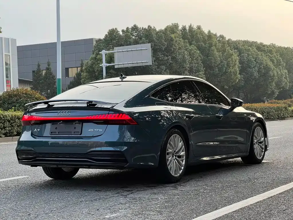 Audi A7 — фото 5