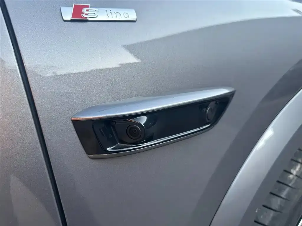 Audi Q6L Sportback e-tron — фото 3