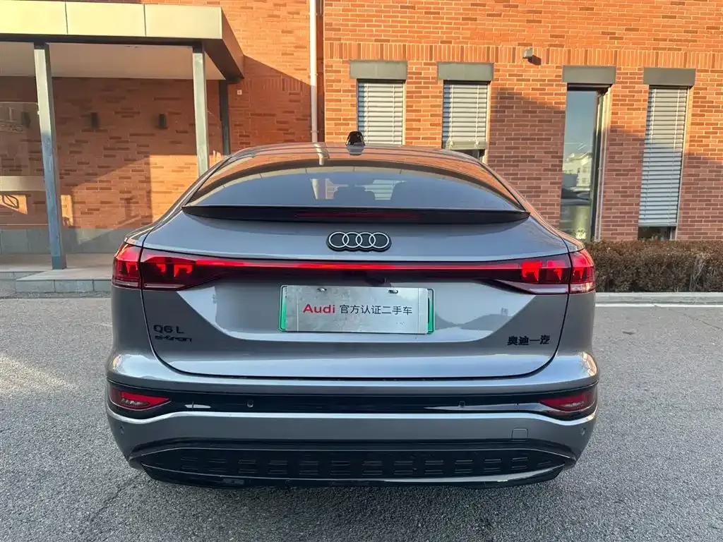 Audi Q6L Sportback e-tron — фото 6