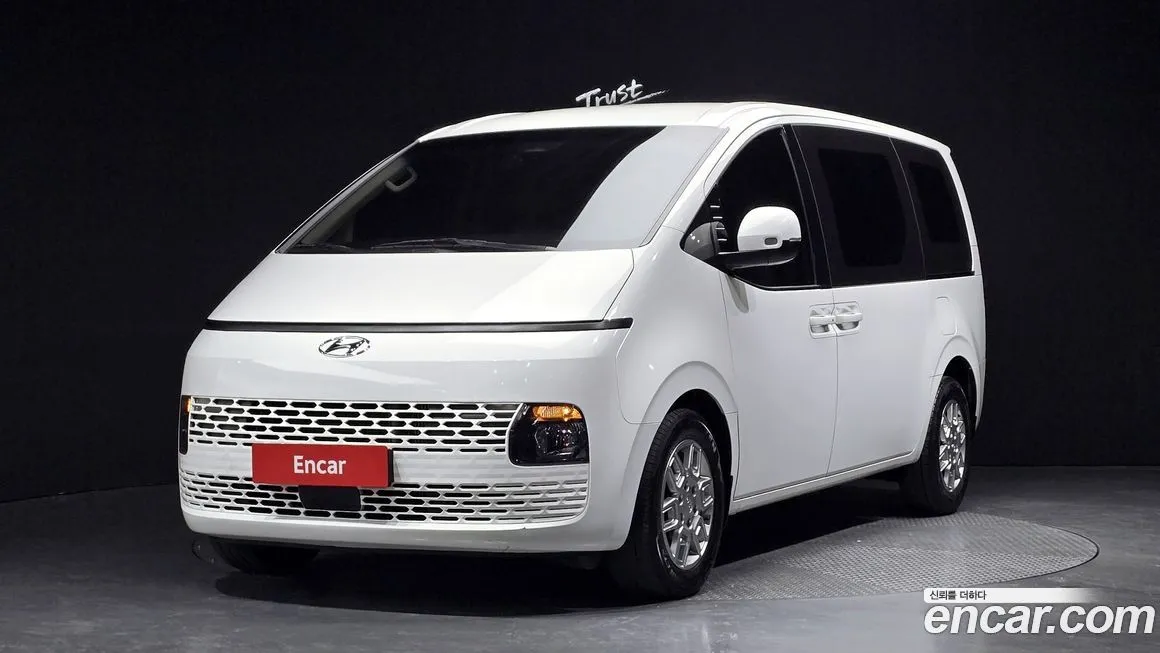 Hyundai Staria — фото 1