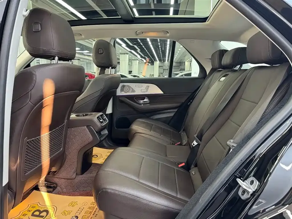 Mercedes-Benz GLE — фото 10