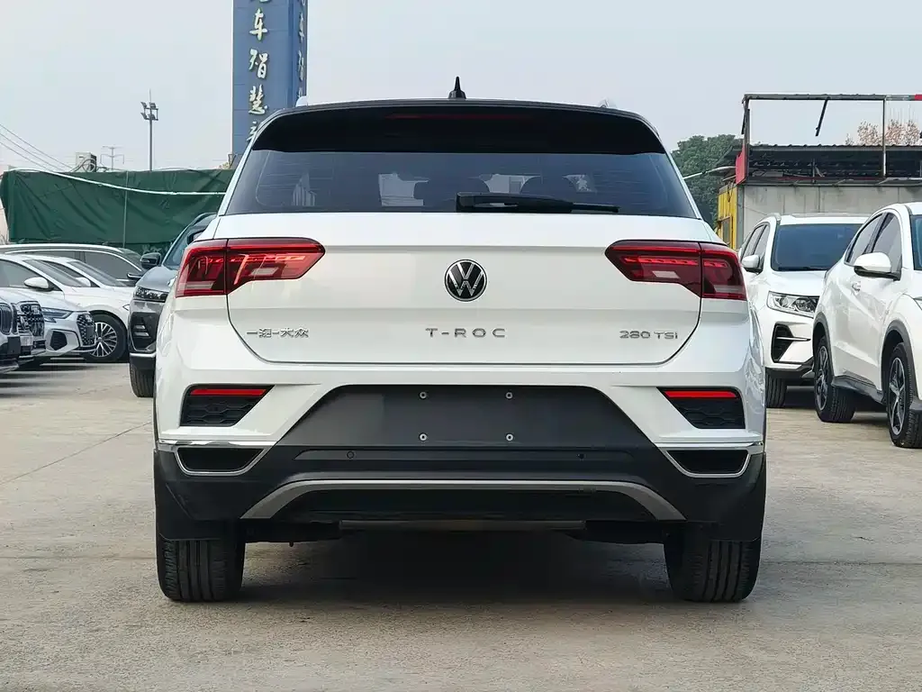 Volkswagen T-Roc — фото 6