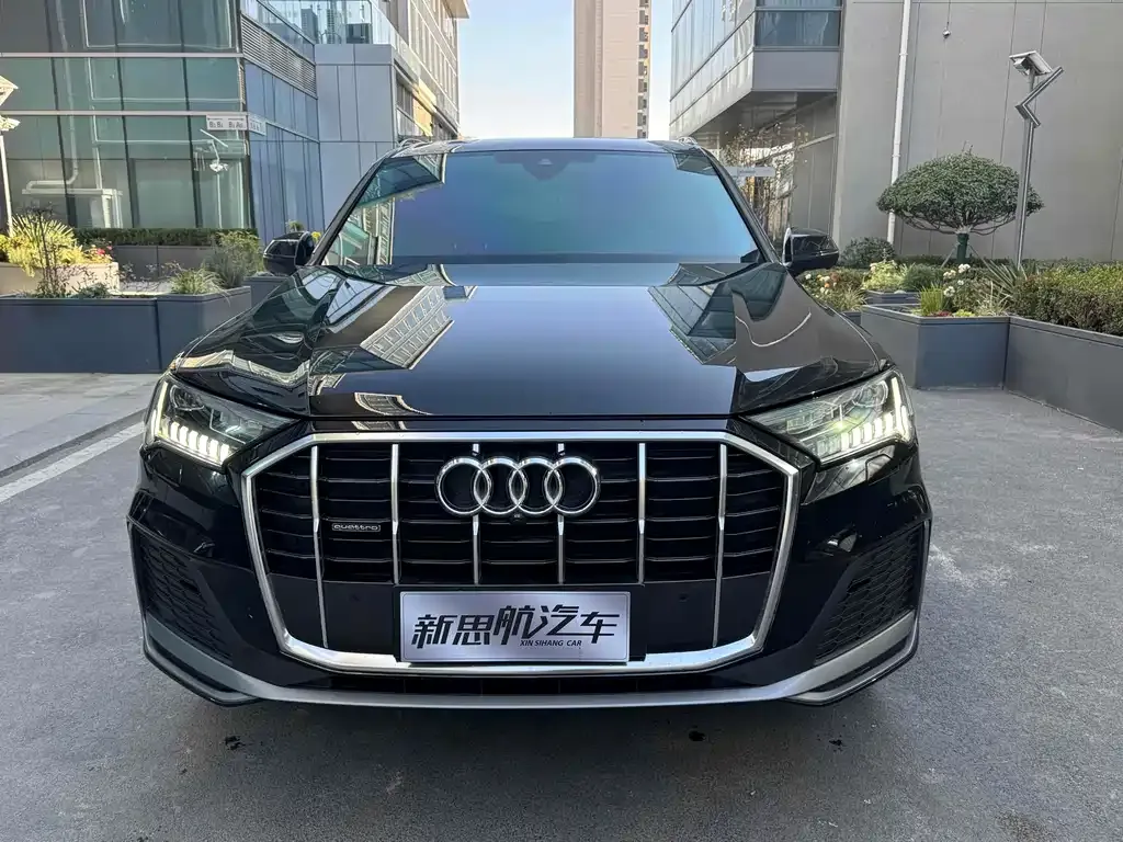 Audi Q7 — фото 8
