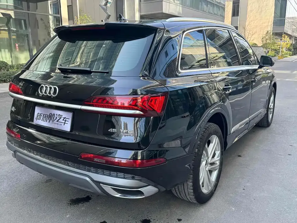 Audi Q7 — фото 3