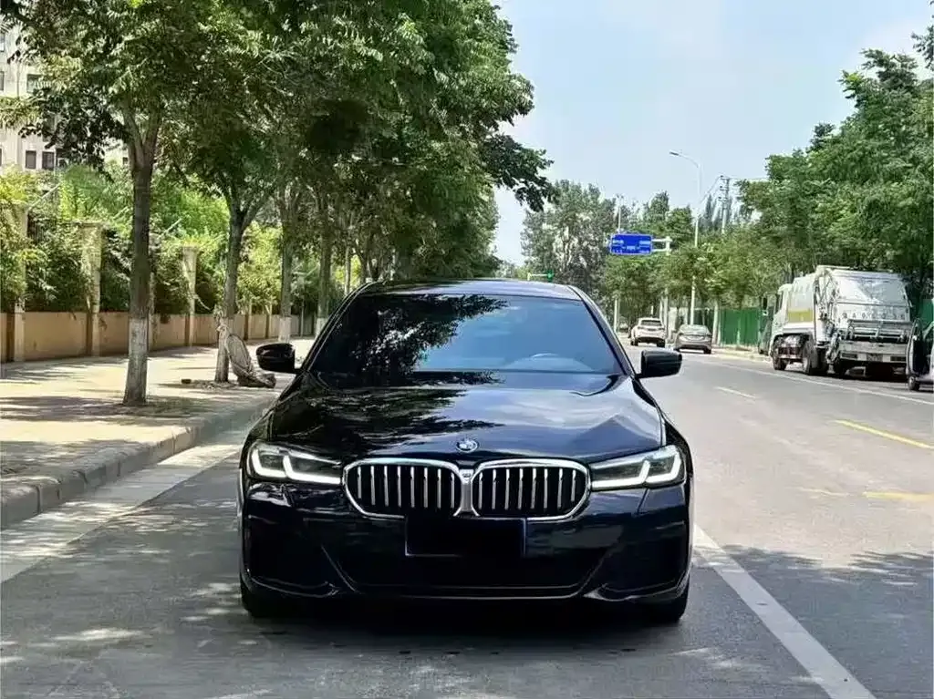 BMW 5 Series — фото 1