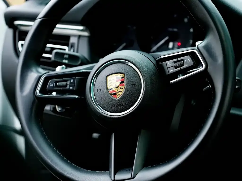 Porsche Macan — фото 9