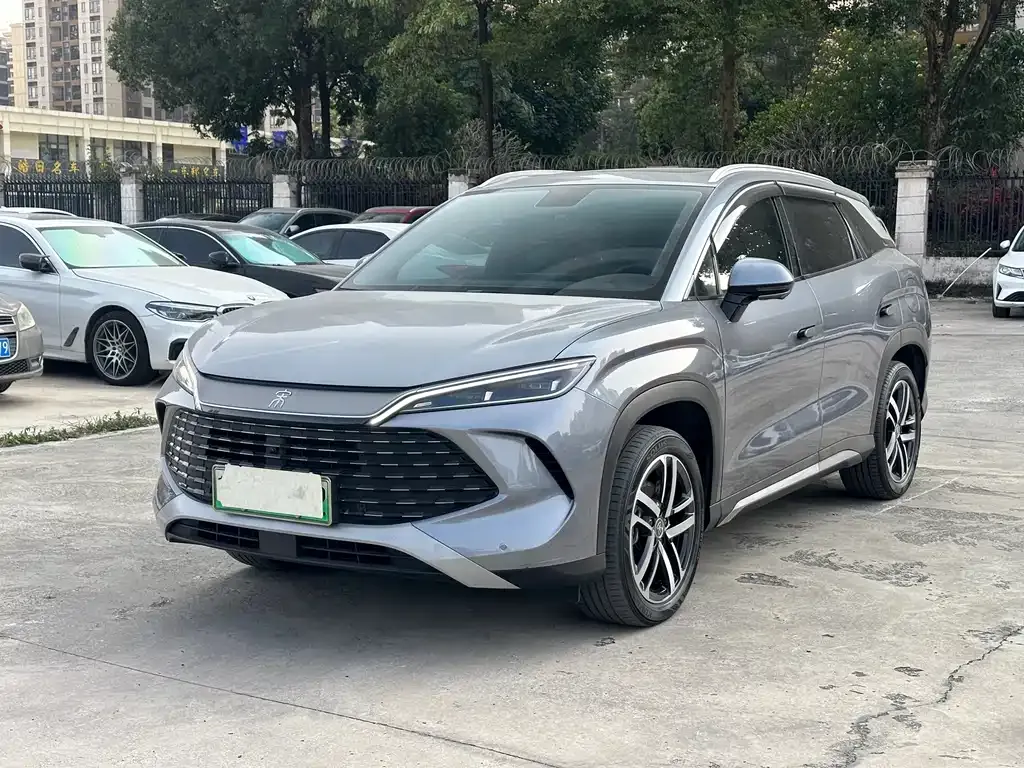 BYD L DM-i — фото 1
