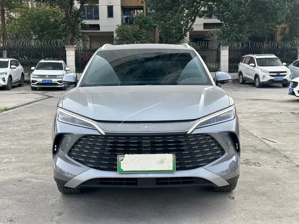 BYD L DM-i — фото 10