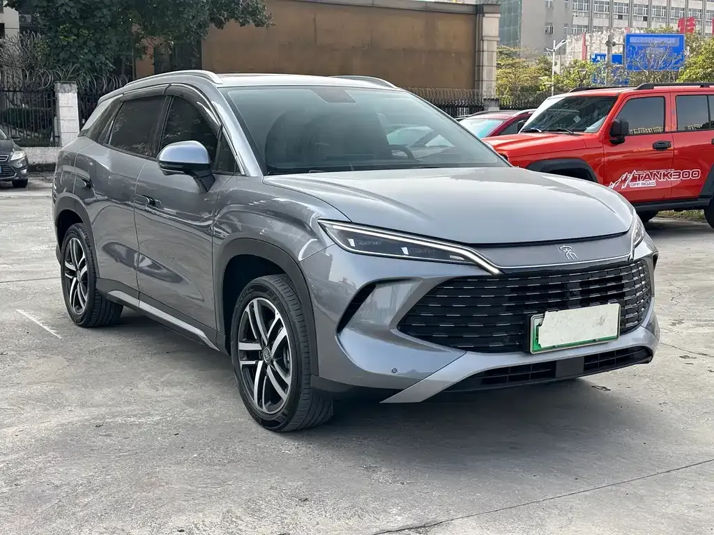 BYD L DM-i — фото 8