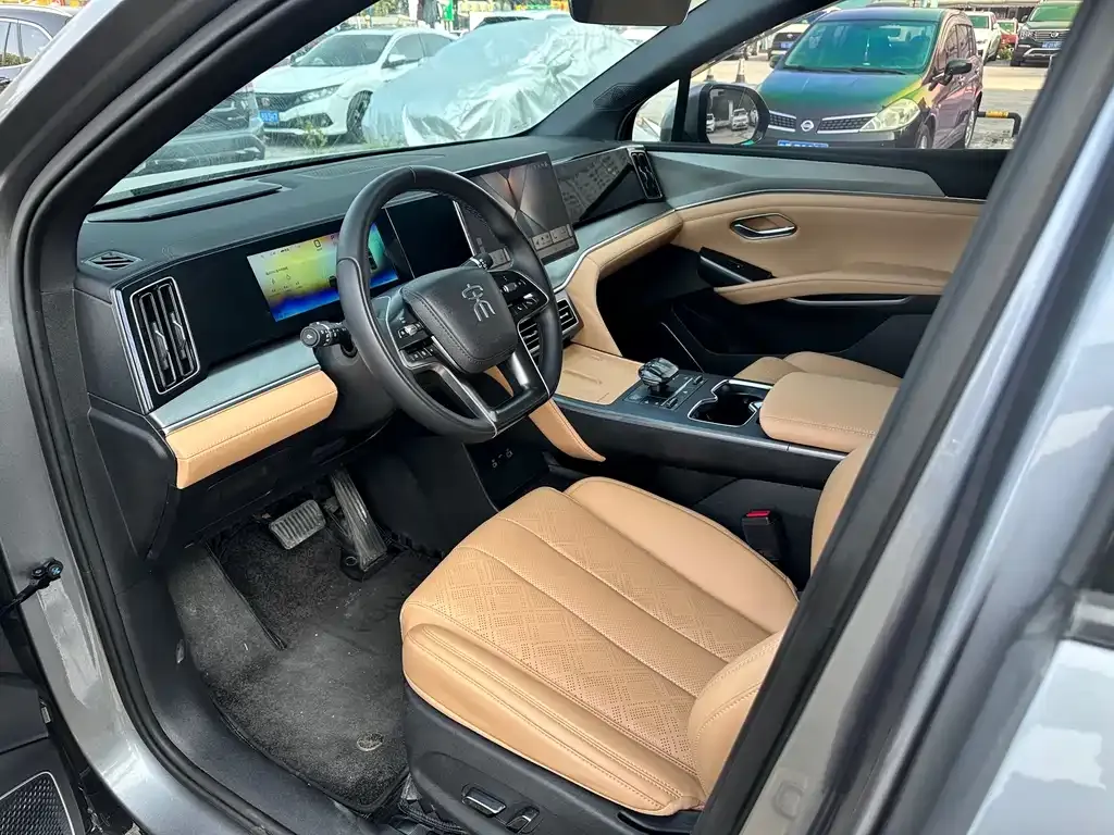 BYD L DM-i — фото 7