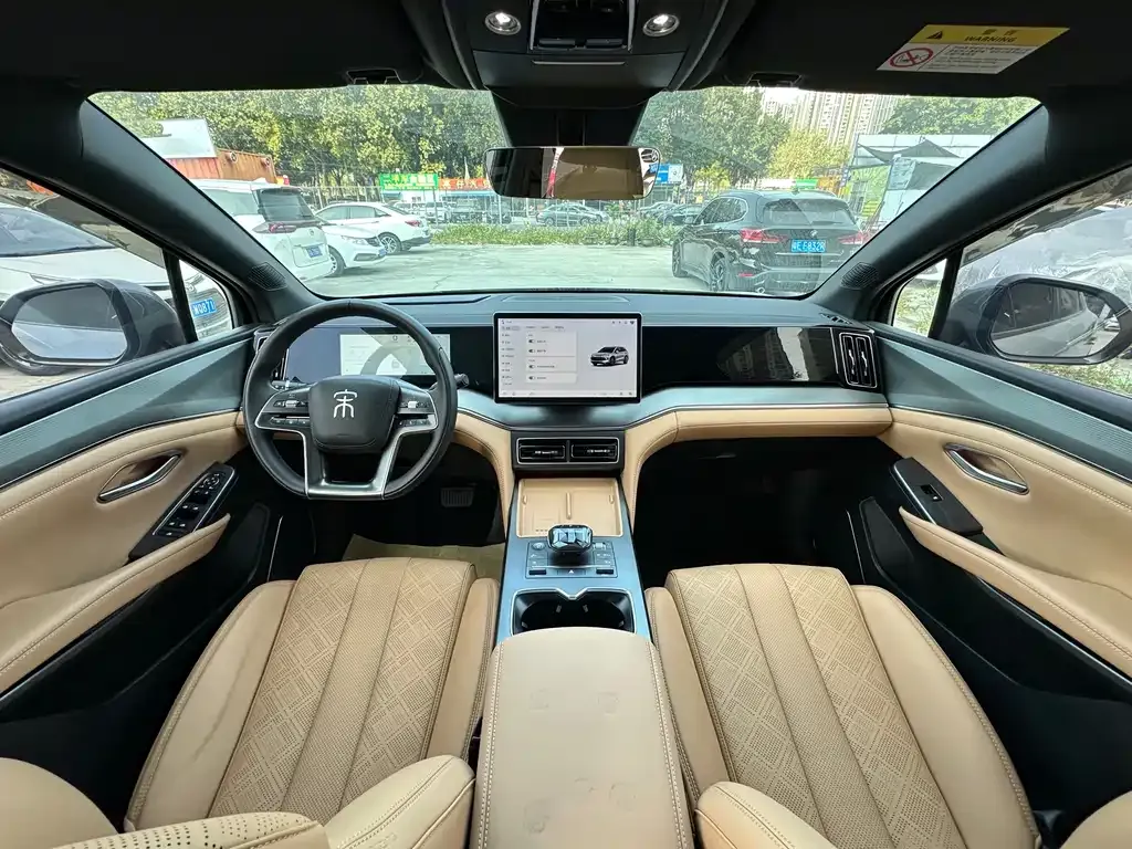 BYD L DM-i — фото 9