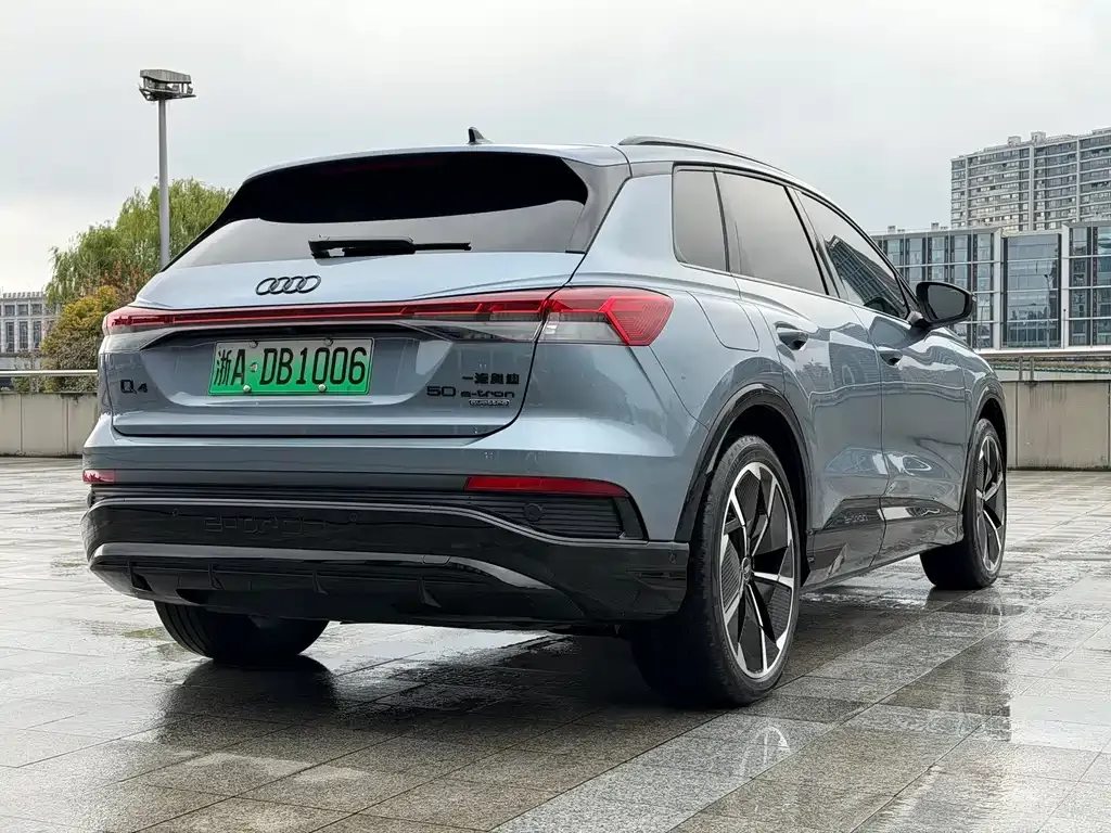 Audi Q4 e-tron — фото 5