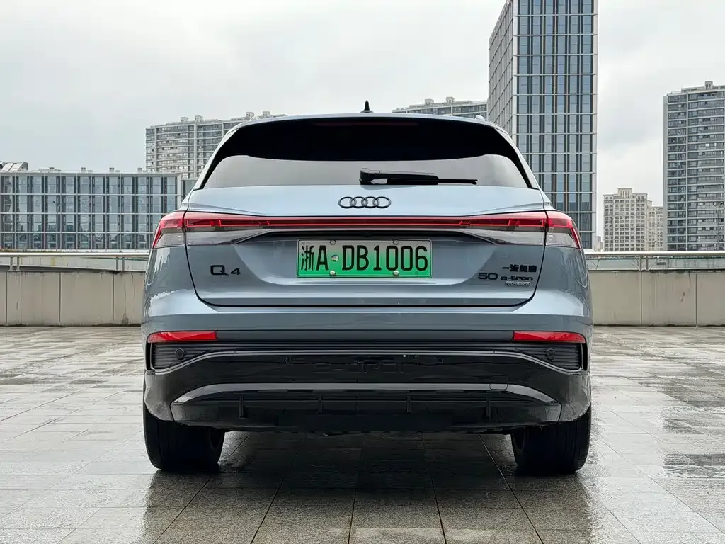 Audi Q4 e-tron — фото 6