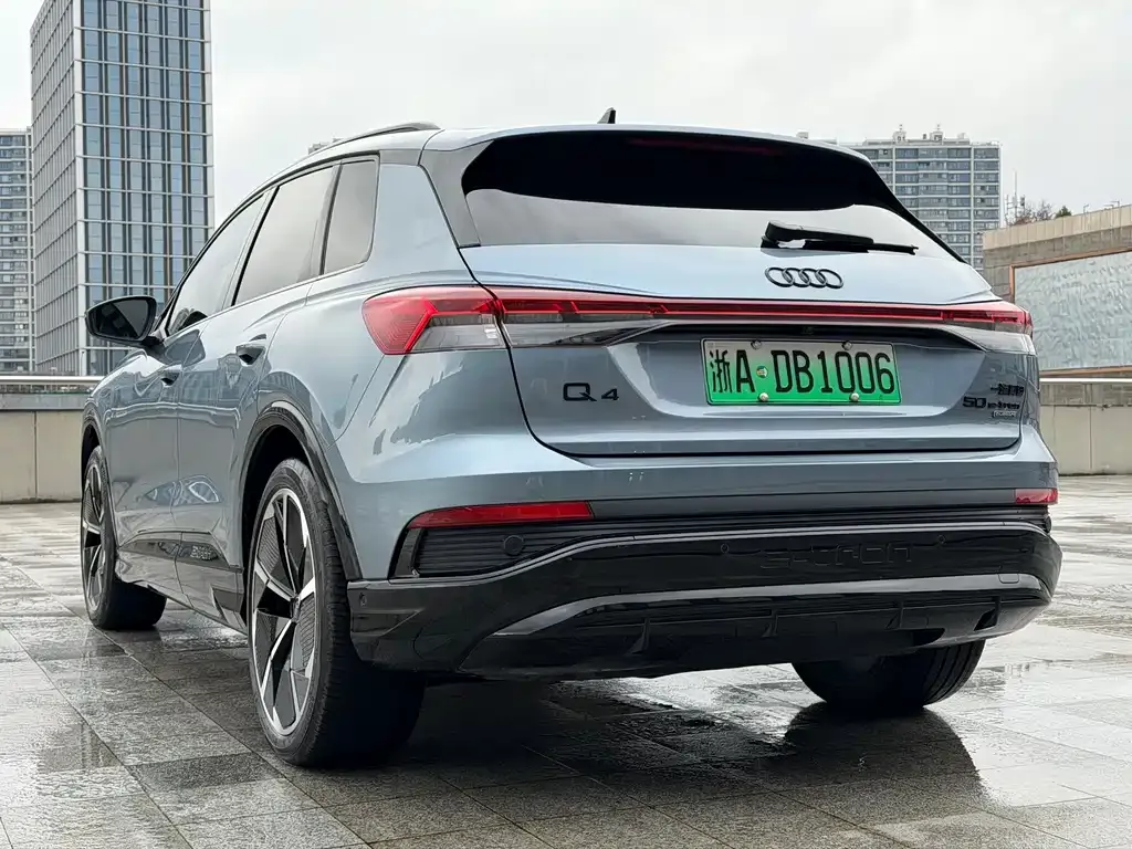 Audi Q4 e-tron — фото 7
