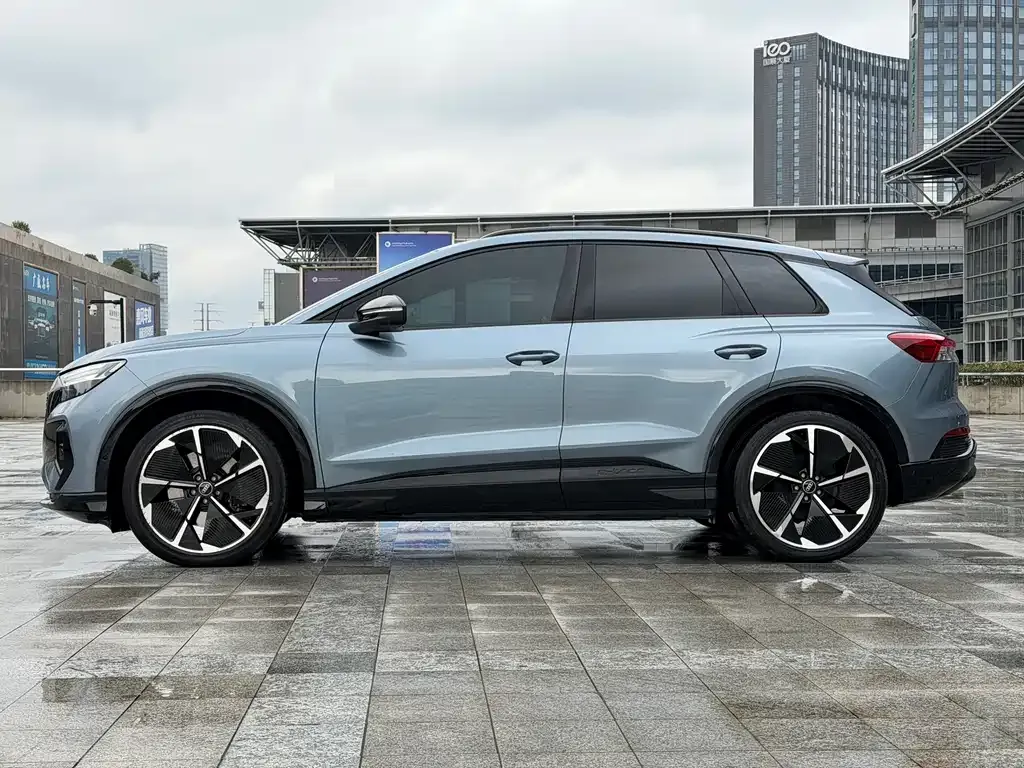Audi Q4 e-tron — фото 8