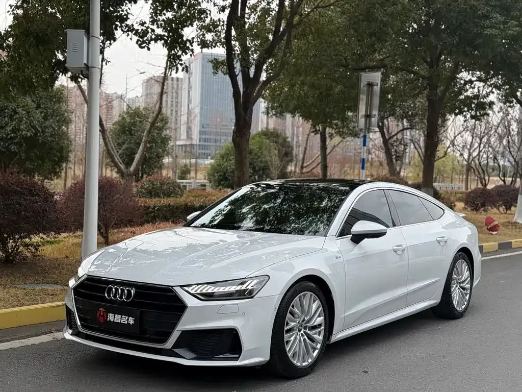 Audi A7 — фото 1