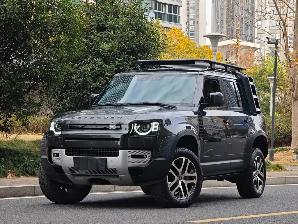 Land Rover Defender — фото 1