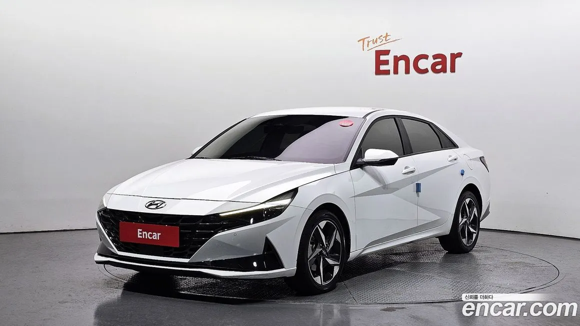 Hyundai AVANTE — фото 1