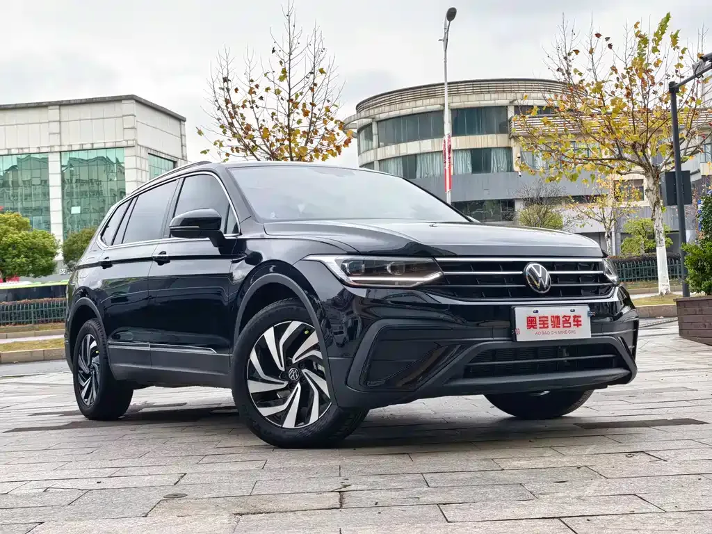 Volkswagen Tiguan L — фото 7