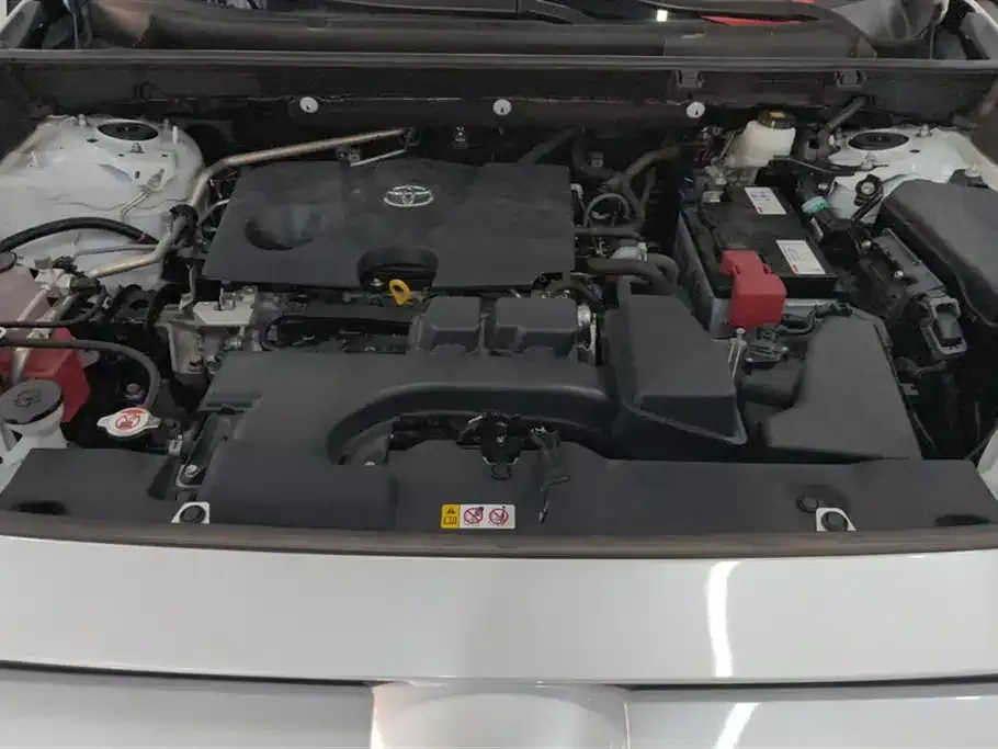 Toyota RAV4 — фото 10