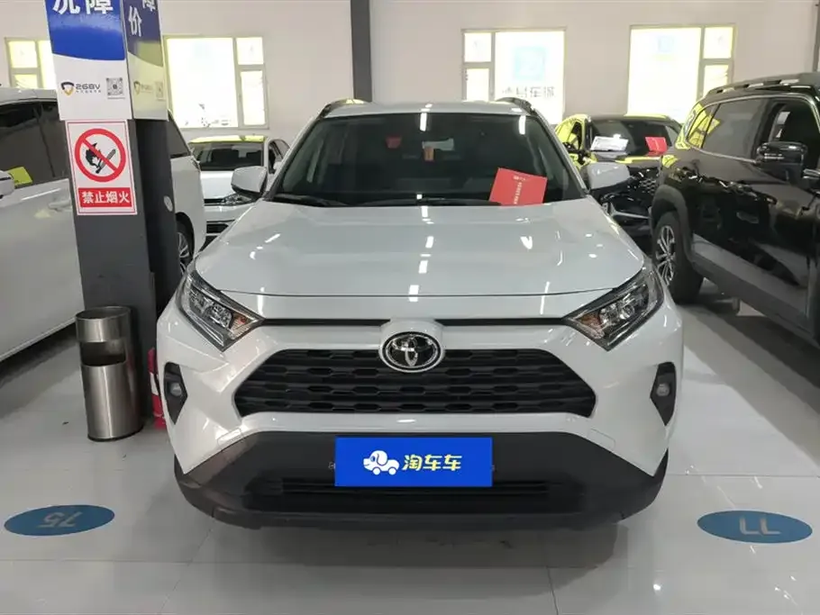Toyota RAV4 — фото 2