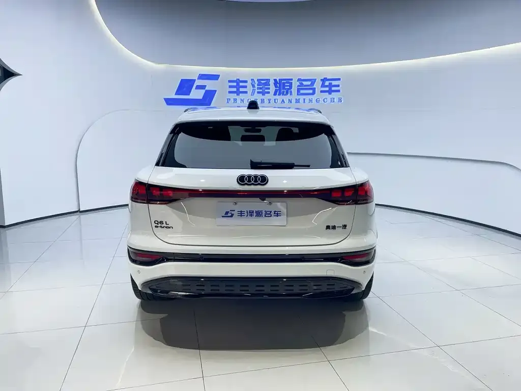 Audi Q6L e-tron — фото 9