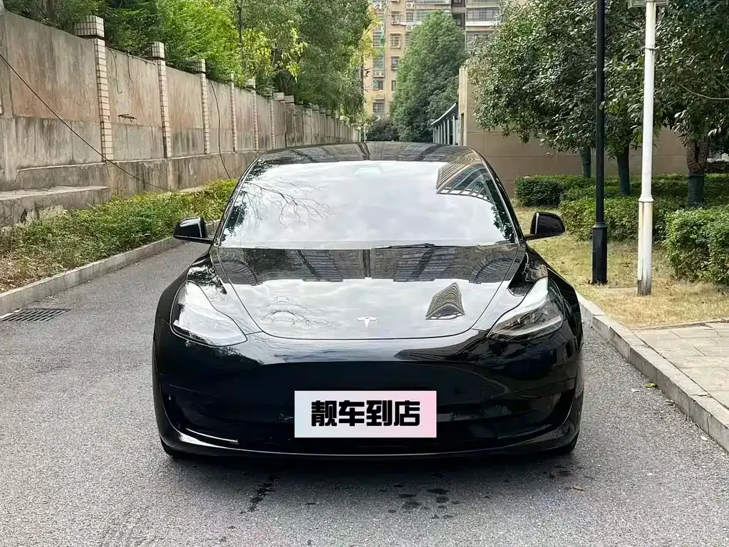 Tesla Model 3 — фото 4