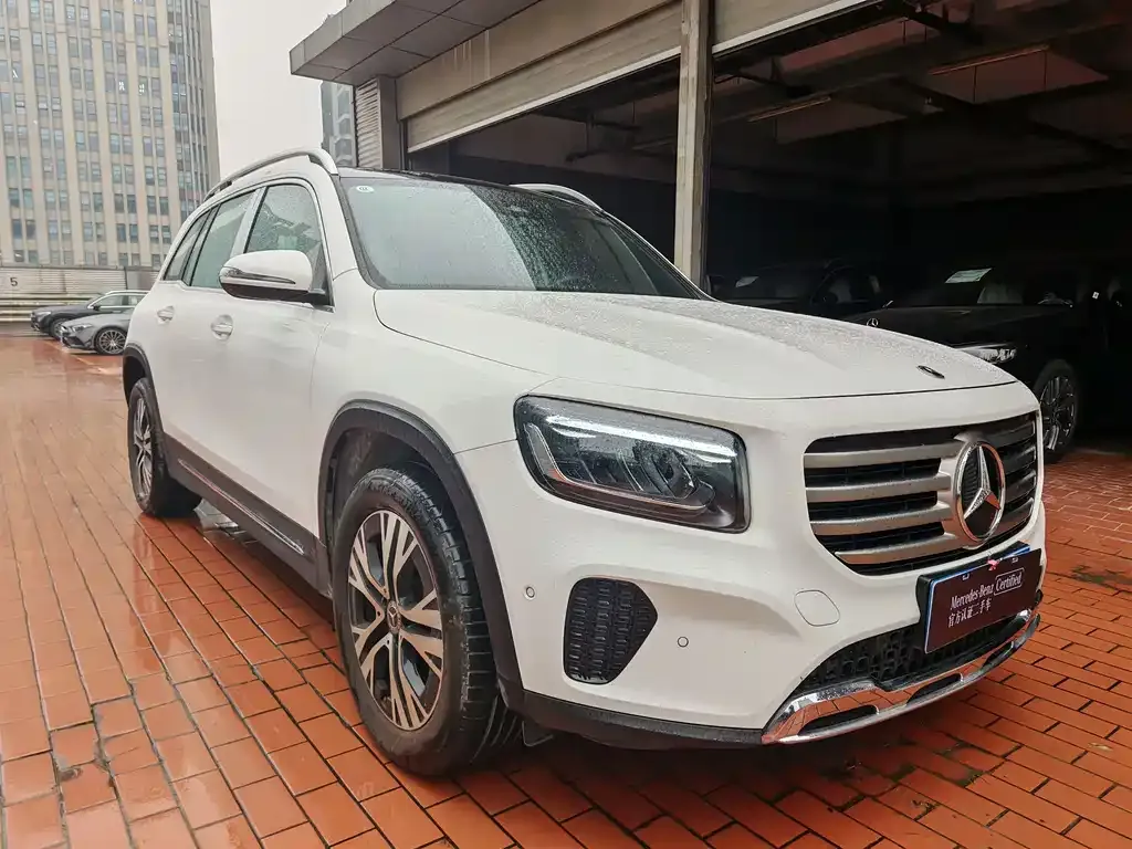 Mercedes-Benz GLB — фото 10