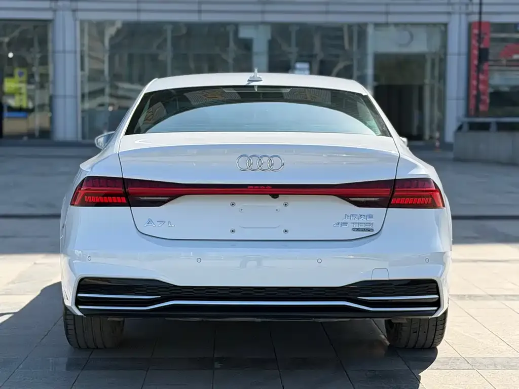Audi A7L — фото 5