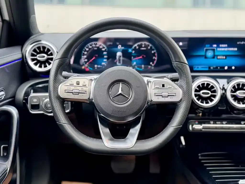 Mercedes-Benz A-Class — фото 2