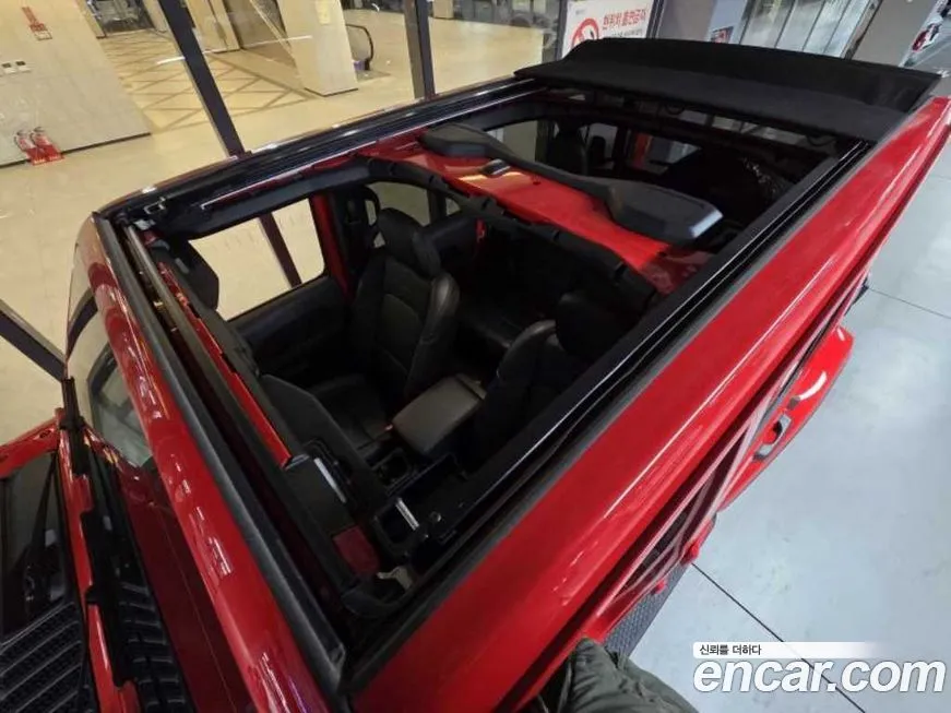 Jeep Wrangler — фото 10