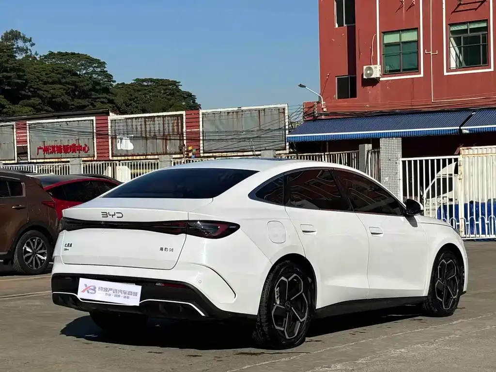 BYD Seal 06 — фото 10