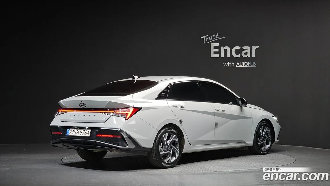 Hyundai AVANTE — фото 3