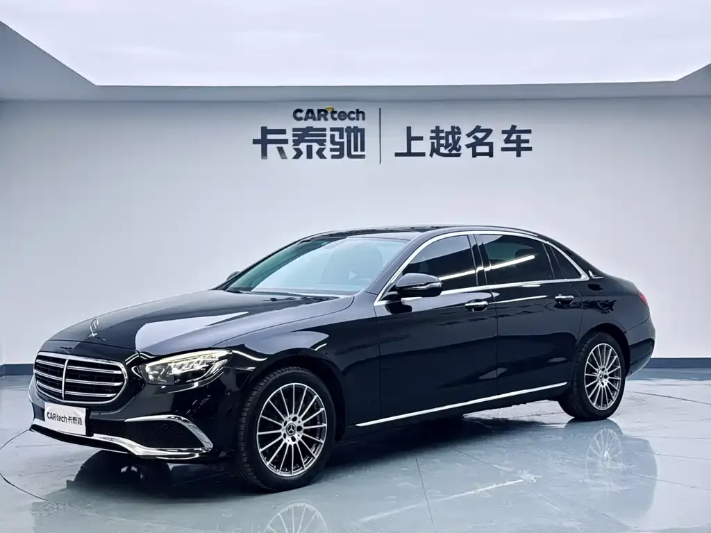 Mercedes-Benz E-Class — фото 1
