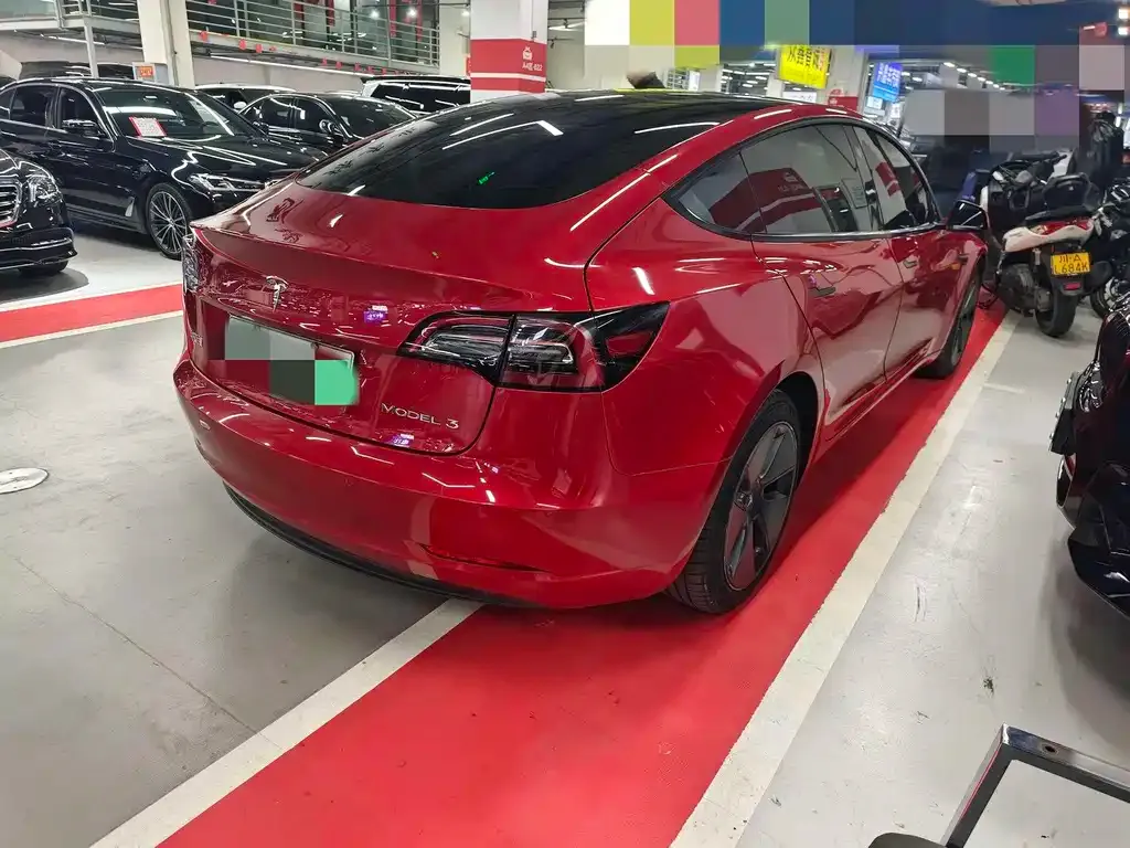 Tesla Model 3 — фото 6
