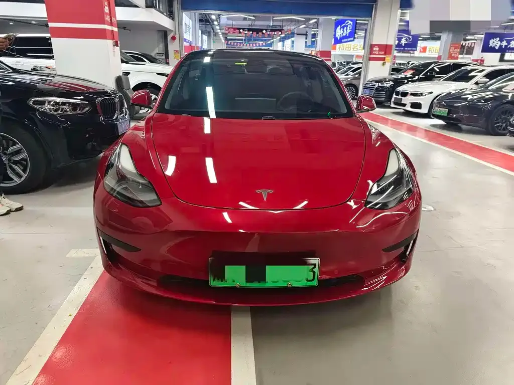 Tesla Model 3 — фото 10