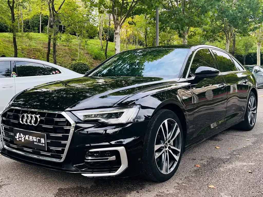 Audi A6L — фото 1
