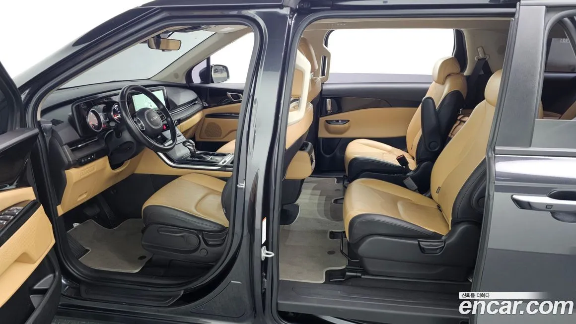 Kia Carnival — фото 10