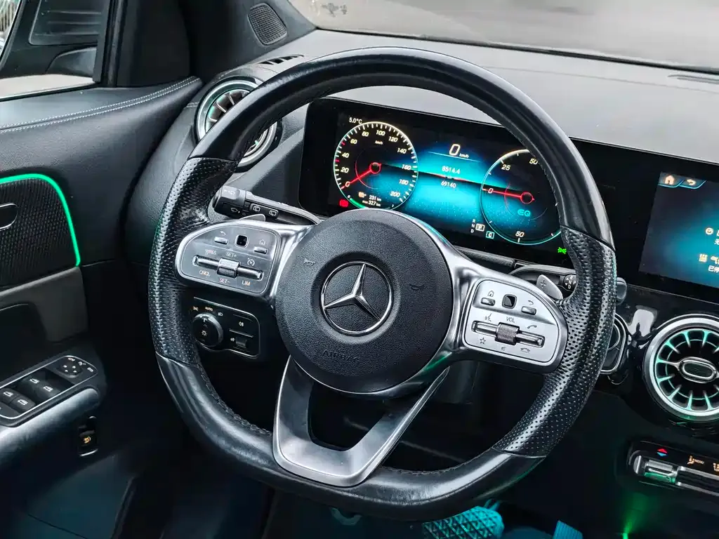 Mercedes-Benz EQA — фото 3