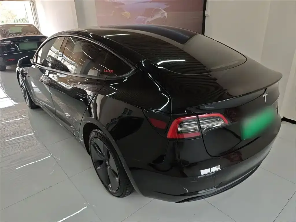 Tesla Model 3 — фото 4