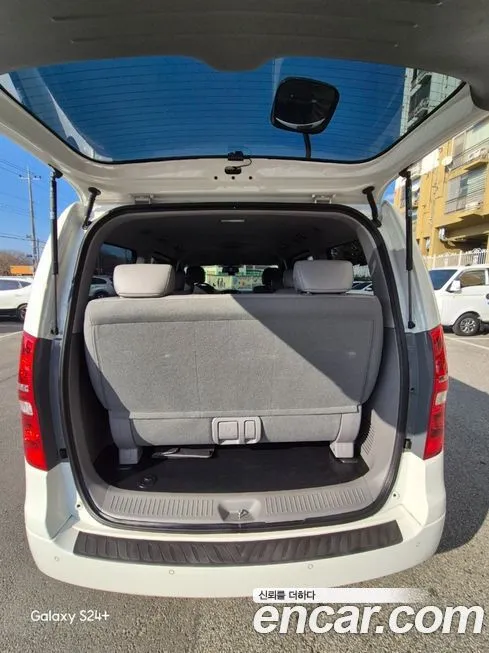 Hyundai Starex — фото 4