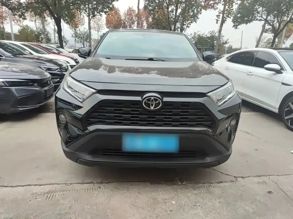 Toyota RAV4 — фото 3