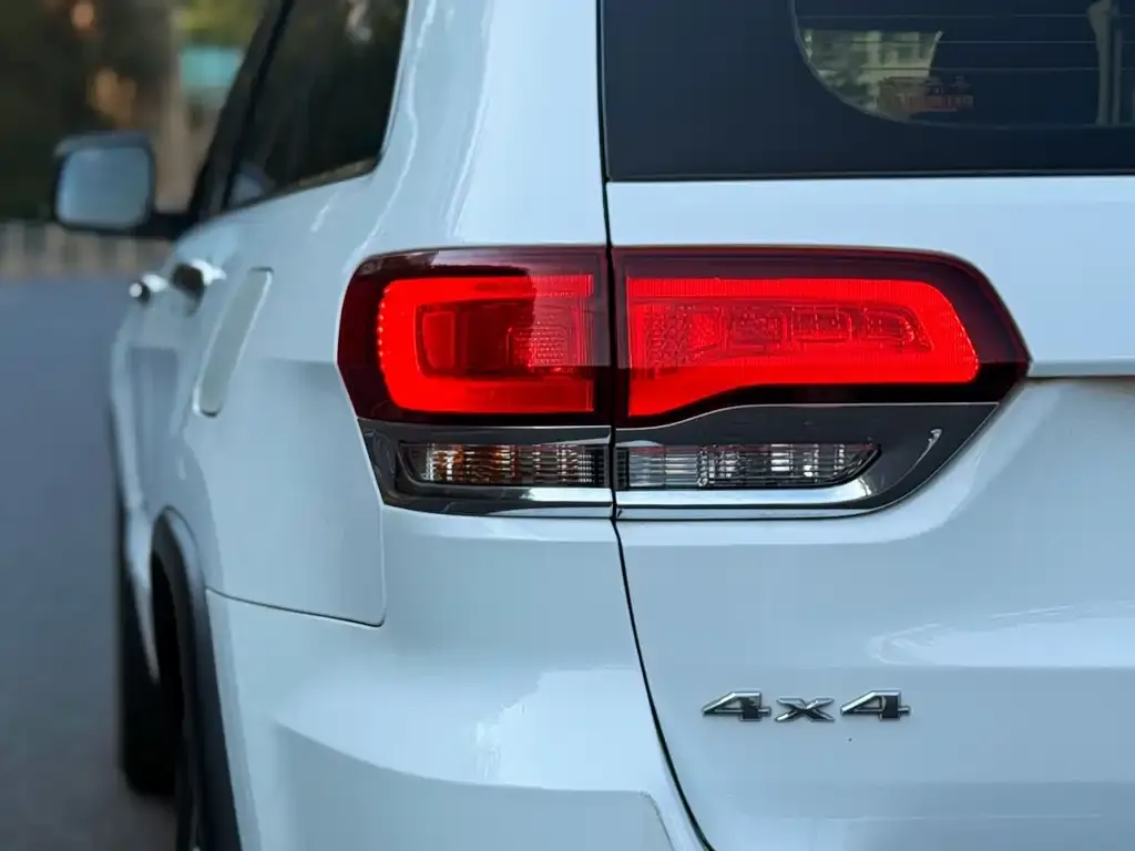 Jeep Grand Cherokee (Import) — фото 3