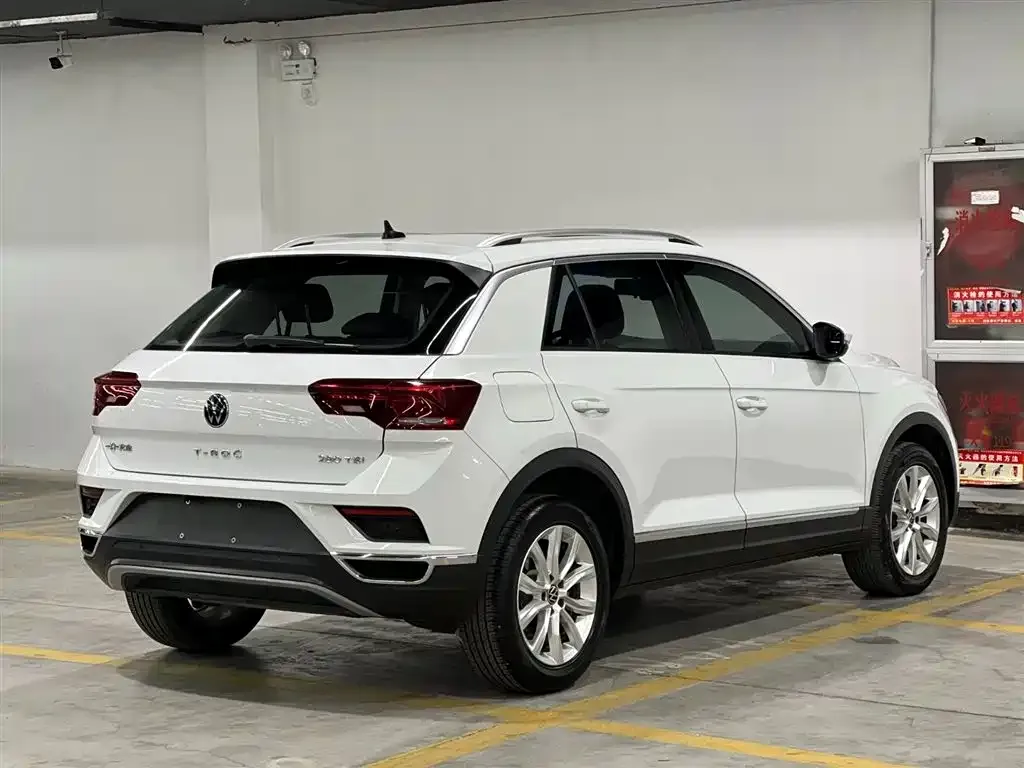 Volkswagen T-Roc — фото 6
