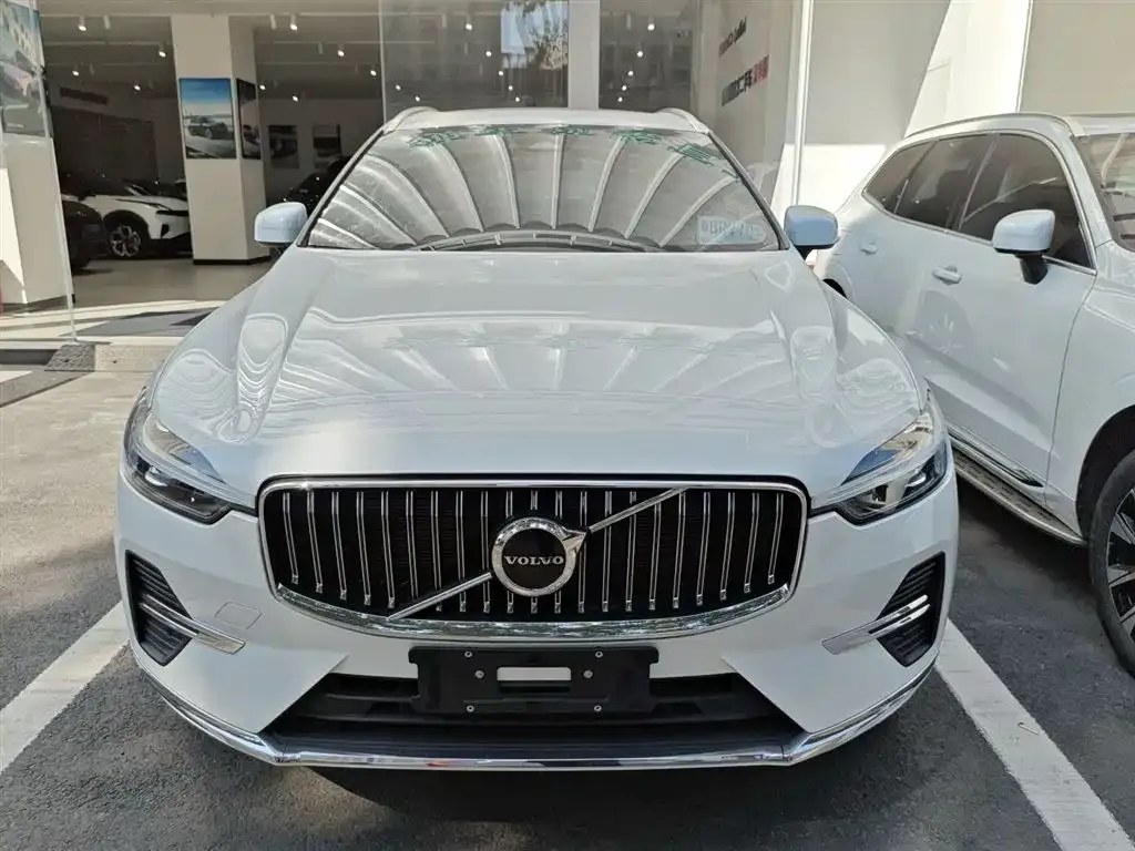 Volvo XC60 — фото 3